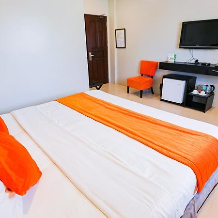 Holiday Suites Puerto Princesa Εξωτερικό φωτογραφία