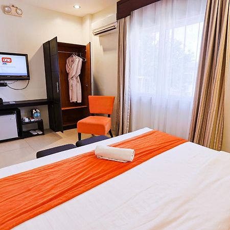 Holiday Suites Puerto Princesa Εξωτερικό φωτογραφία