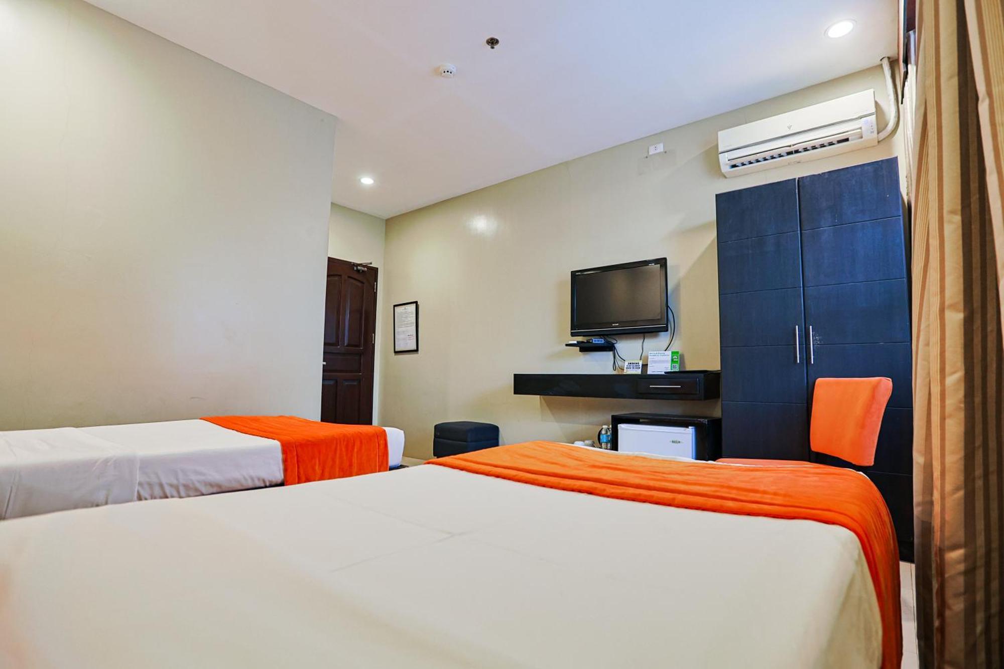 Holiday Suites Puerto Princesa Εξωτερικό φωτογραφία