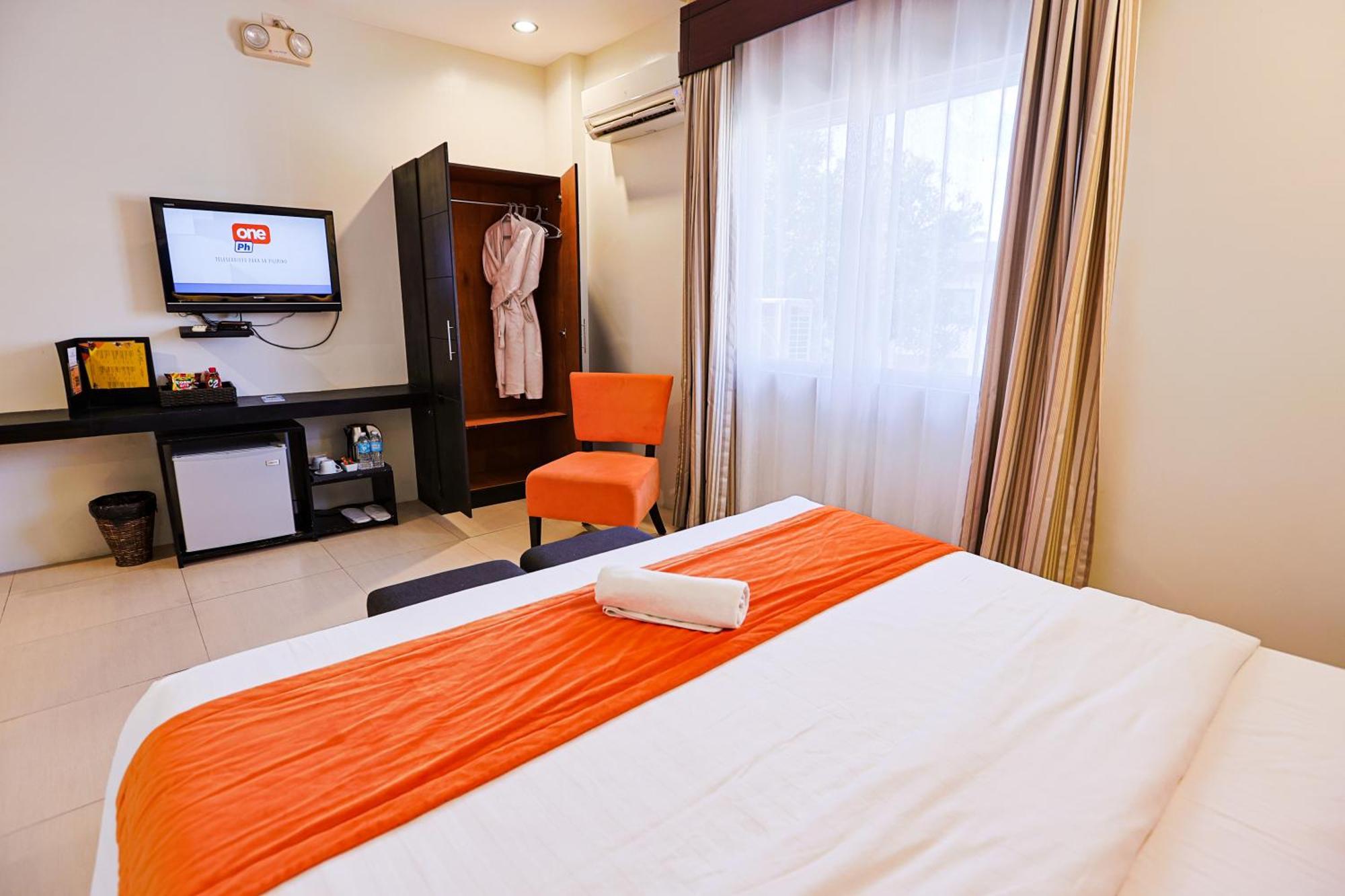 Holiday Suites Puerto Princesa Εξωτερικό φωτογραφία