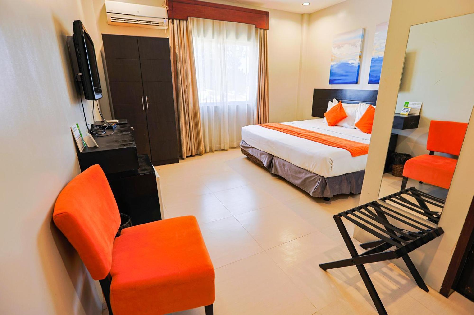 Holiday Suites Puerto Princesa Εξωτερικό φωτογραφία