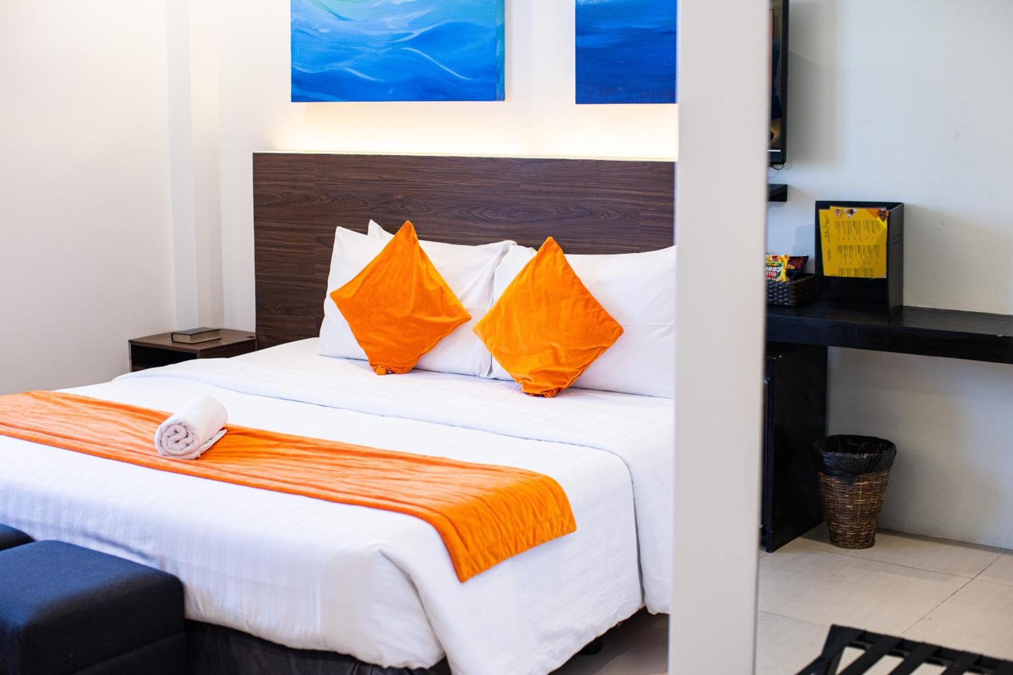 Holiday Suites Puerto Princesa Εξωτερικό φωτογραφία