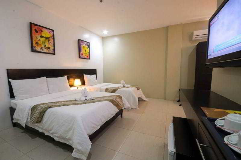 Holiday Suites Puerto Princesa Εξωτερικό φωτογραφία