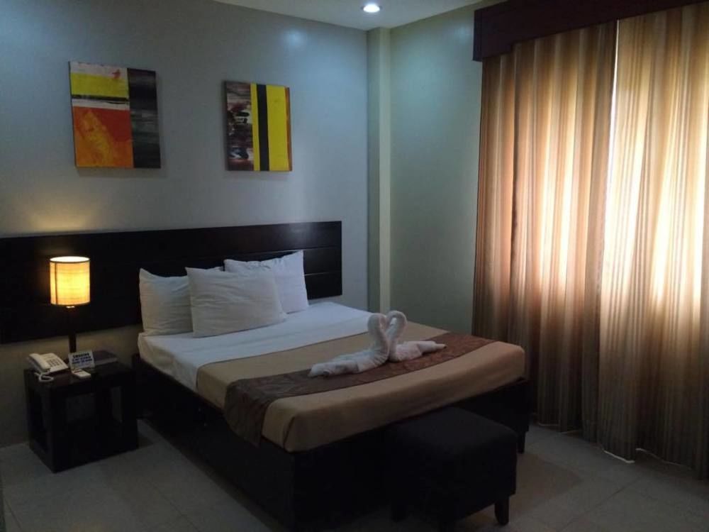 Holiday Suites Puerto Princesa Εξωτερικό φωτογραφία