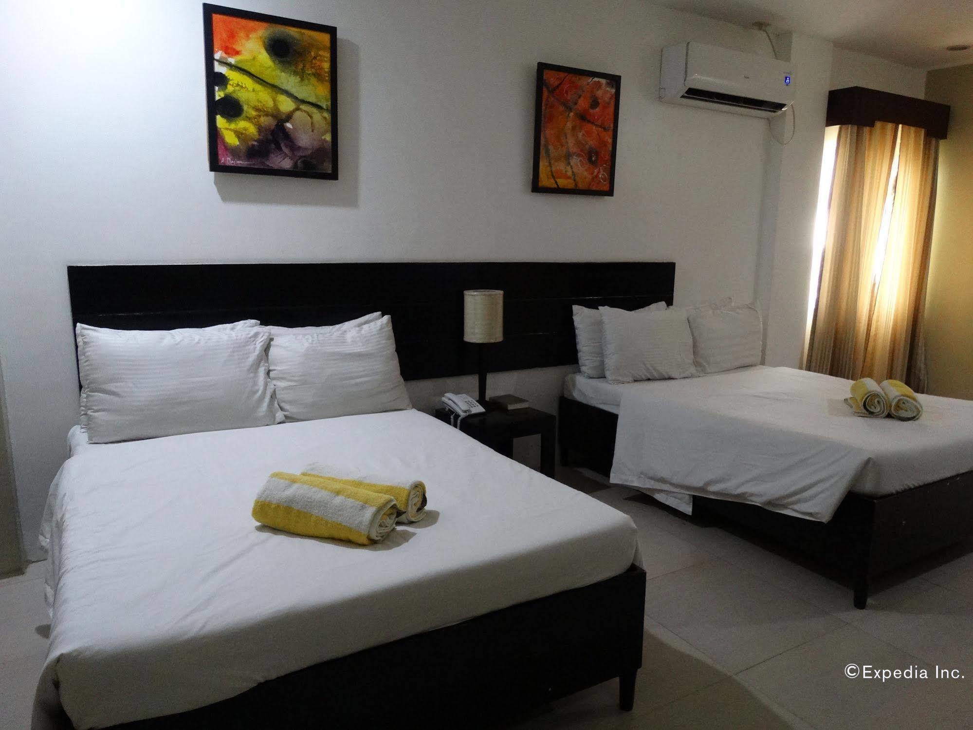 Holiday Suites Puerto Princesa Εξωτερικό φωτογραφία