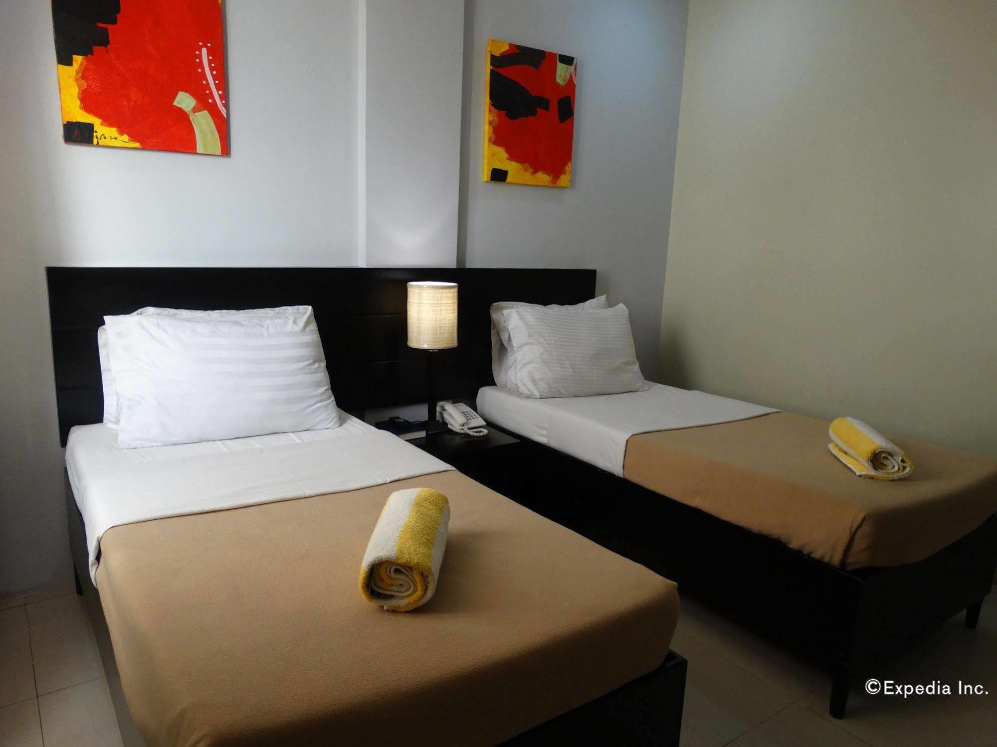 Holiday Suites Puerto Princesa Εξωτερικό φωτογραφία